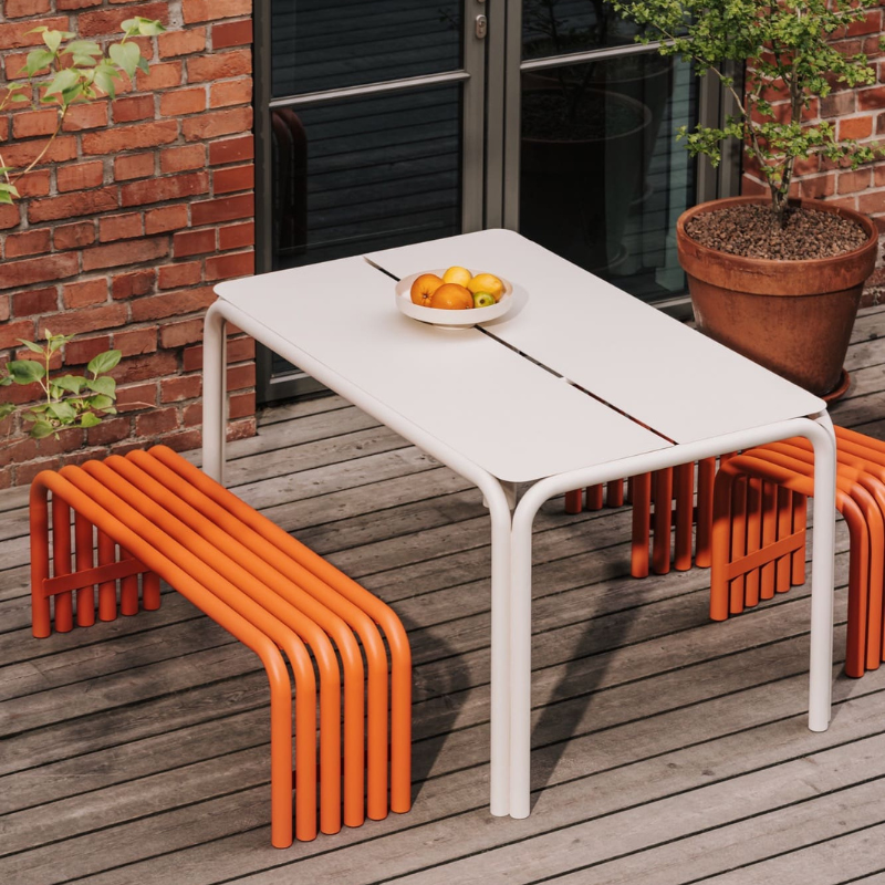 Table de jardin en acier design - Kei